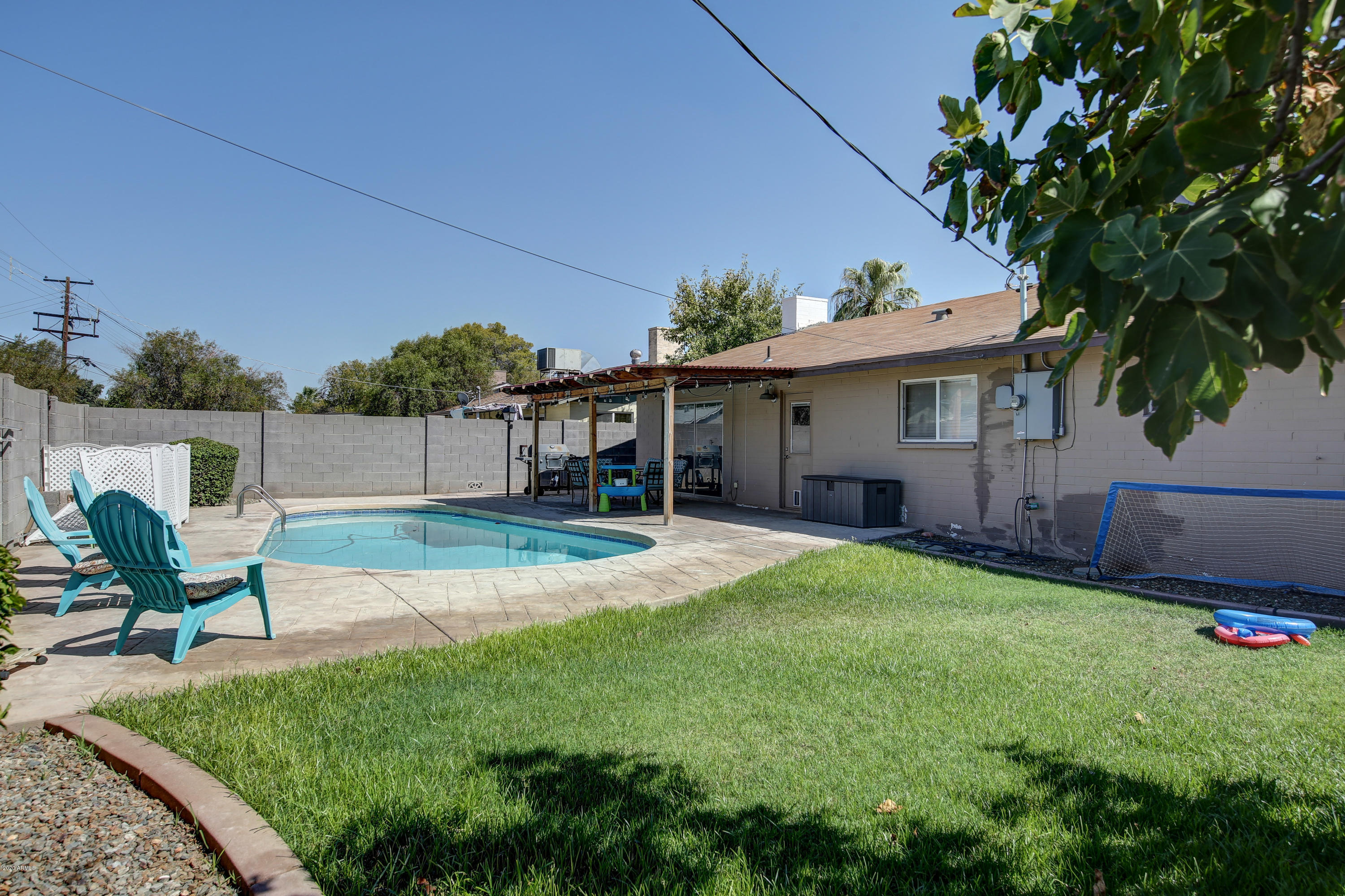 22 East Del Rio Drive Tempe, AZ 85282 - Photo 3 of 22 del Rio backyard