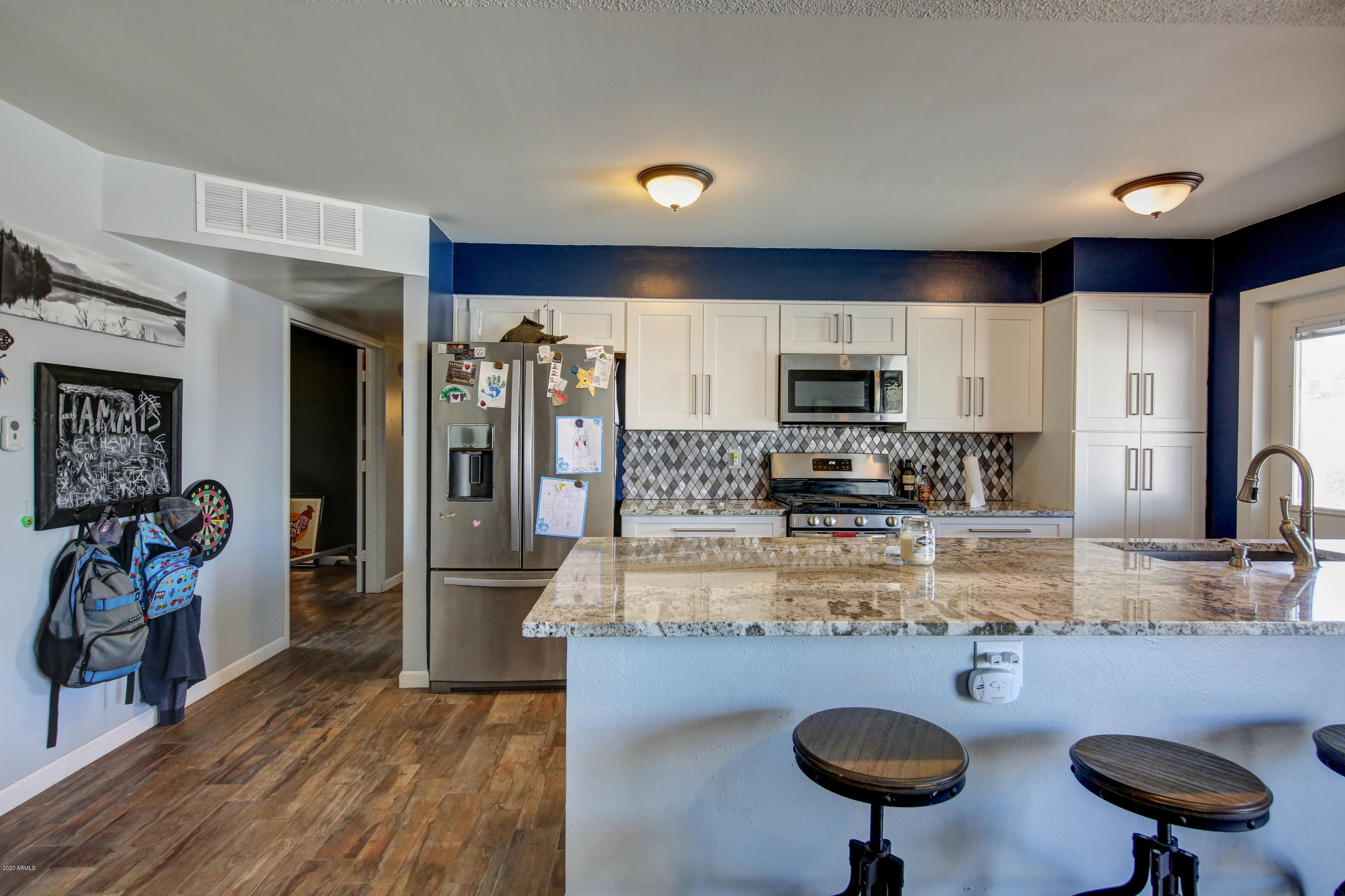 22 East Del Rio Drive Tempe, AZ 85282 - Photo 7 of 22 kitchen
