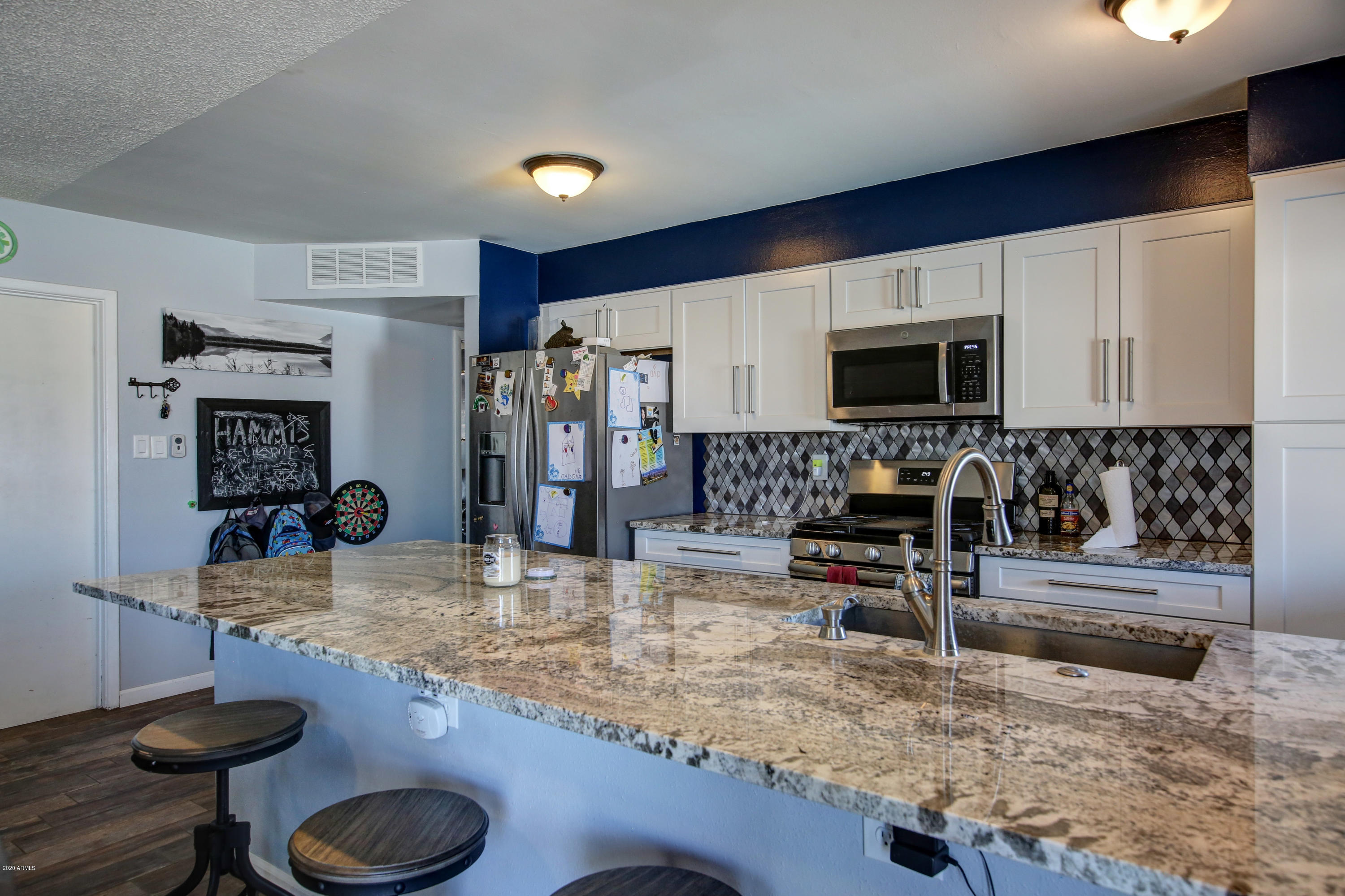 22 East Del Rio Drive Tempe, AZ 85282 - Photo 9 of 22 kitchen