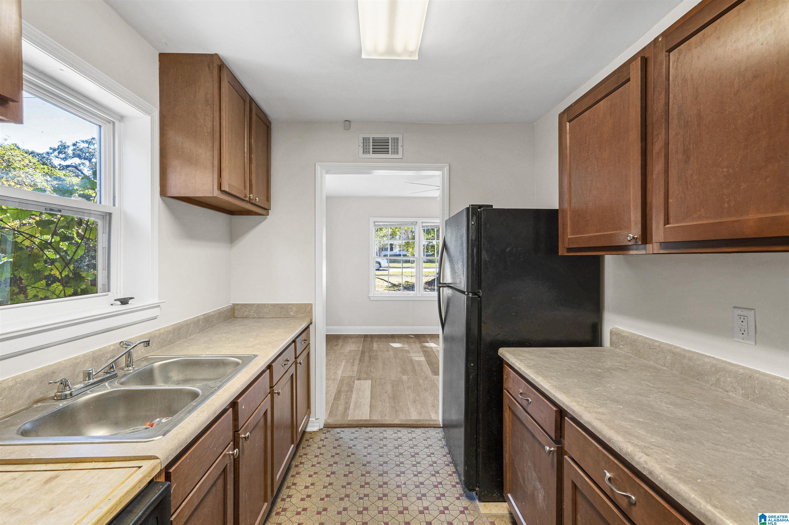 2100 Spring Hill Avenue Mobile, AL 36607 - Photo 9 of 40