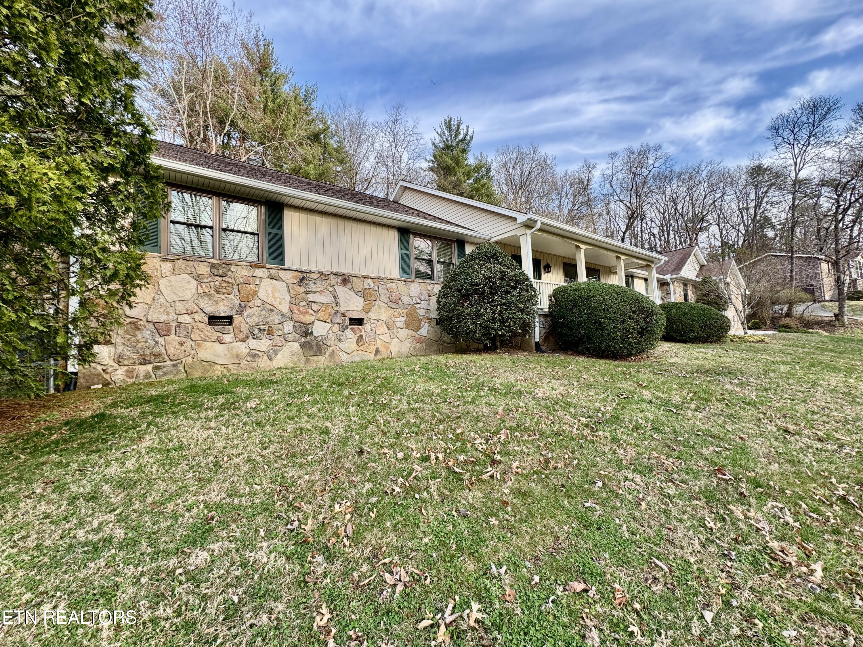 5913 Wassman Road Knoxville, TN 37912 - Photo 3 of 60 3
