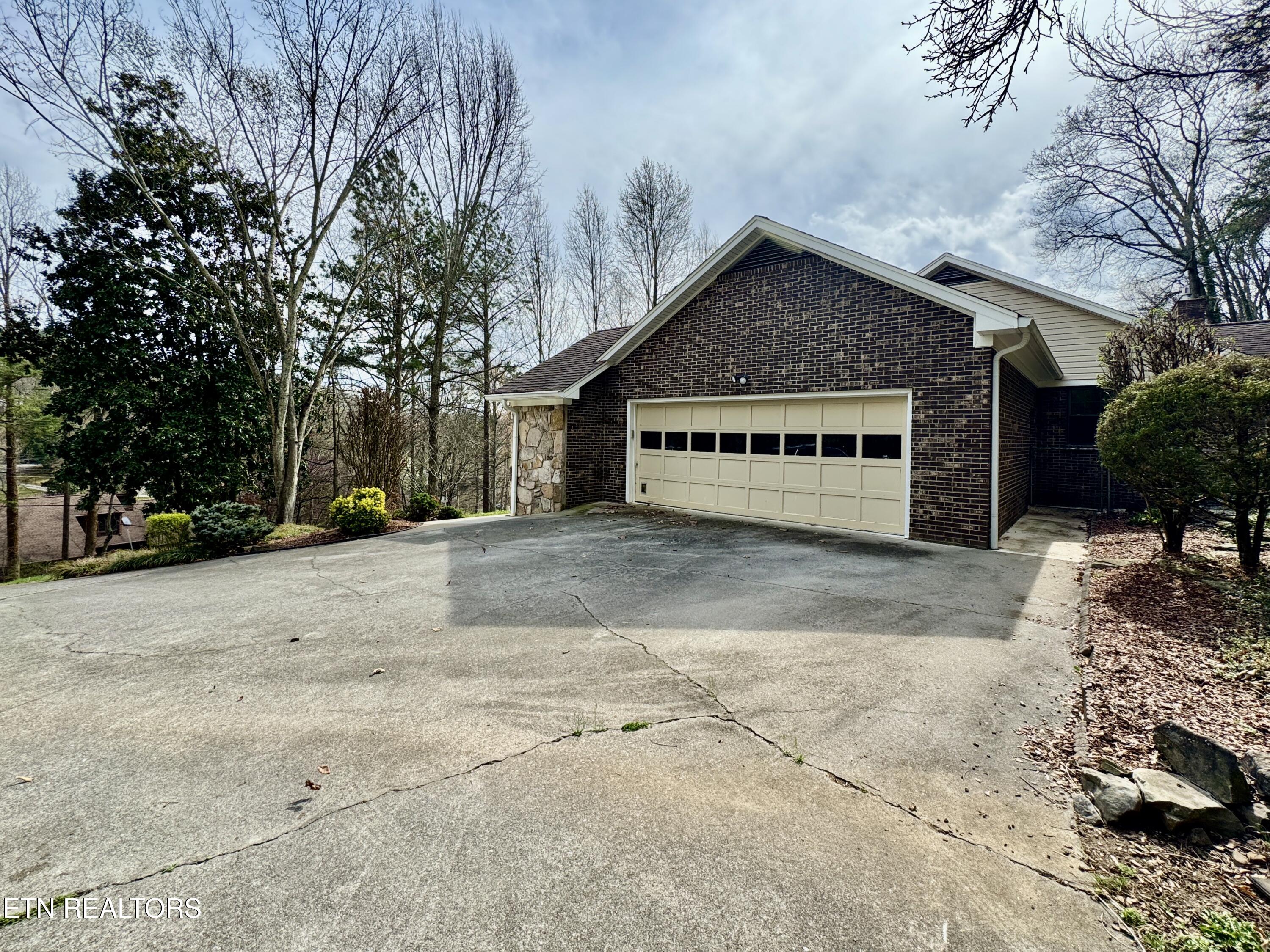 5913 Wassman Road Knoxville, TN 37912 - Photo 6 of 60 IMG_6123