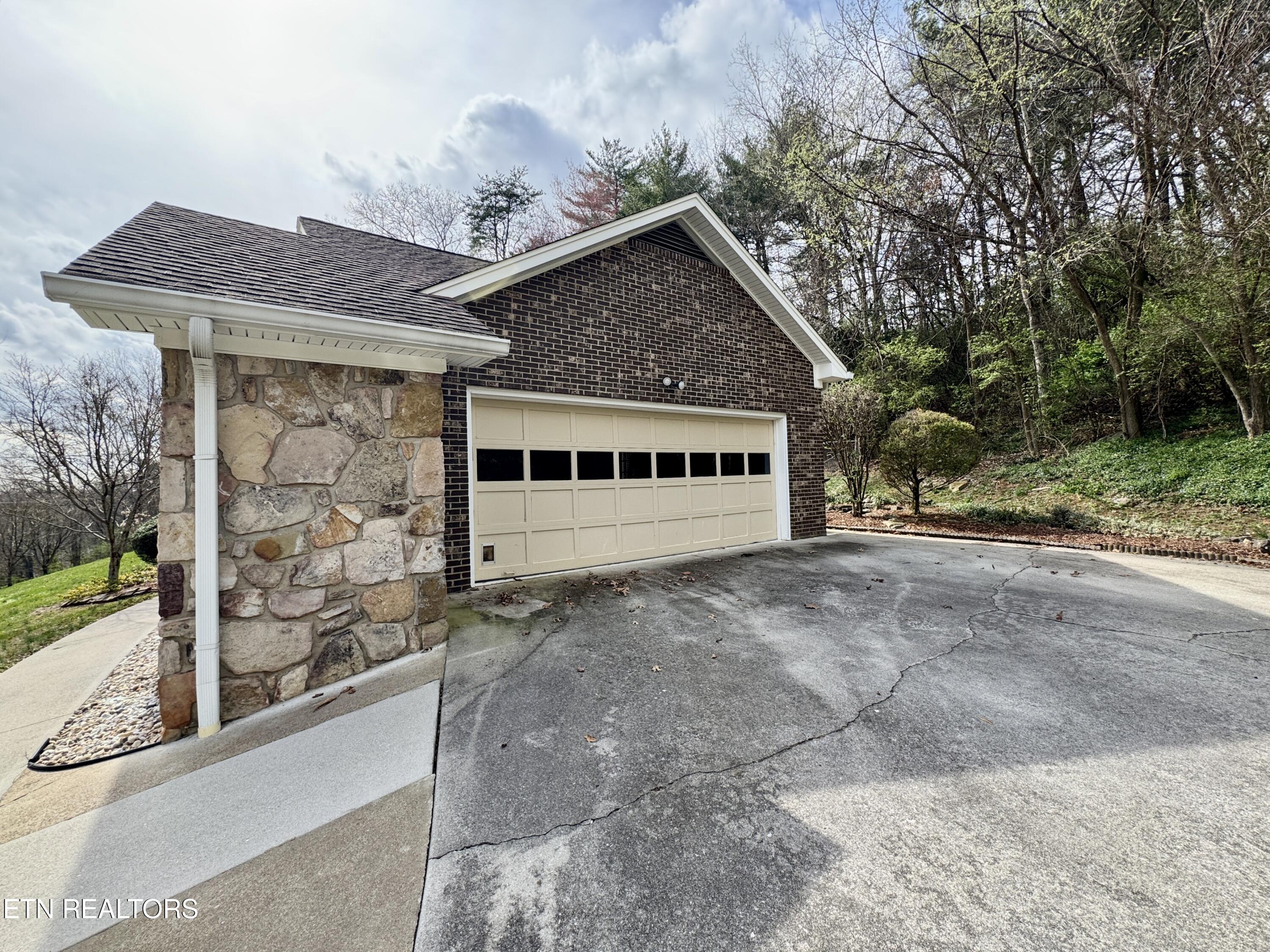 5913 Wassman Road Knoxville, TN 37912 - Photo 8 of 60 IMG_6122