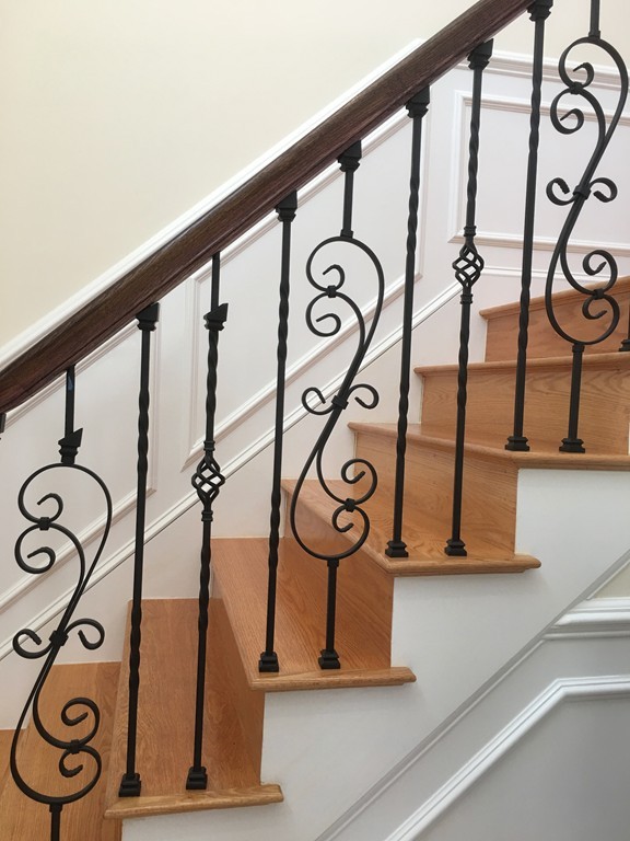 17 Drew Road Newton, MA 02467 - Photo 5 of 22 a close view of light board and a window