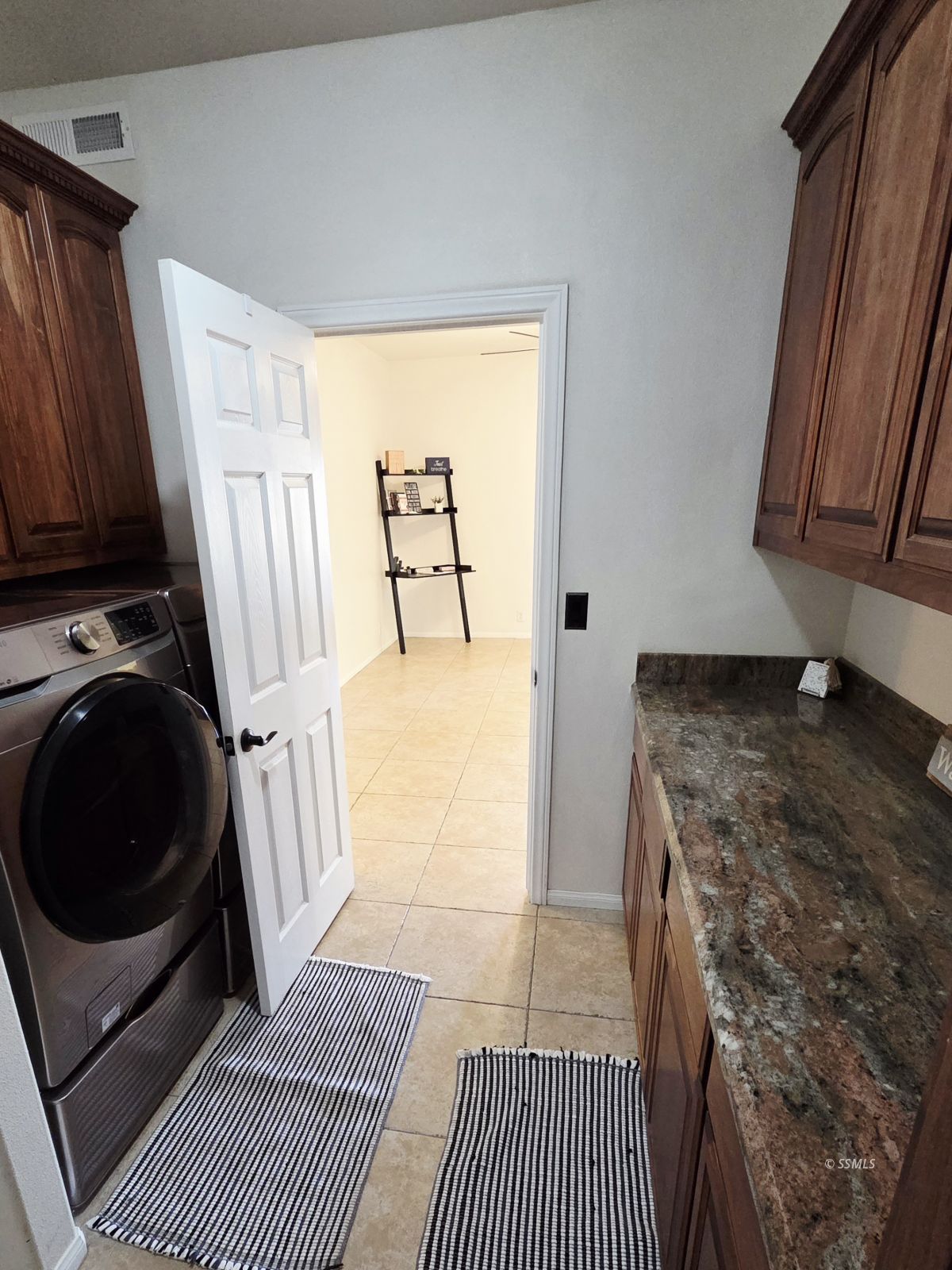 424 South Inyo Street Ridgecrest, CA 93555 - Photo 13 of 43