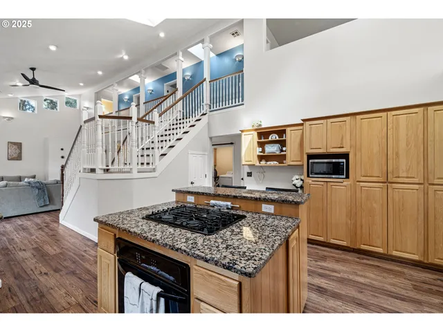 $768,000 | 6831 Holly Street, Springfield, OR 97478