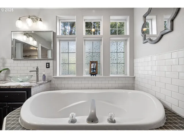 $768,000 | 6831 Holly Street, Springfield, OR 97478