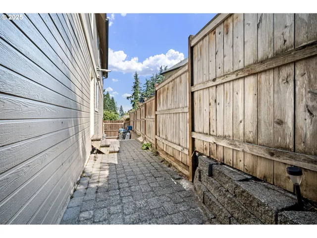 $768,000 | 6831 Holly Street, Springfield, OR 97478