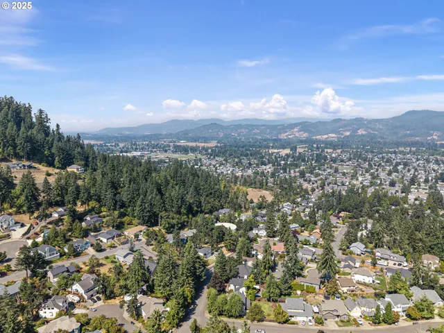 $768,000 | 6831 Holly Street, Springfield, OR 97478