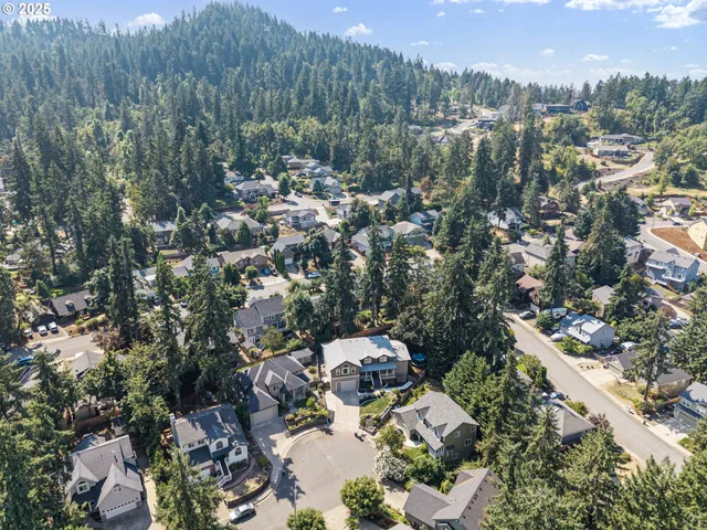 $768,000 | 6831 Holly Street, Springfield, OR 97478