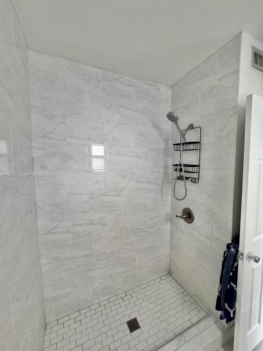555 Northeast 70th Street Miami, FL 33138 - Photo 17 of 38