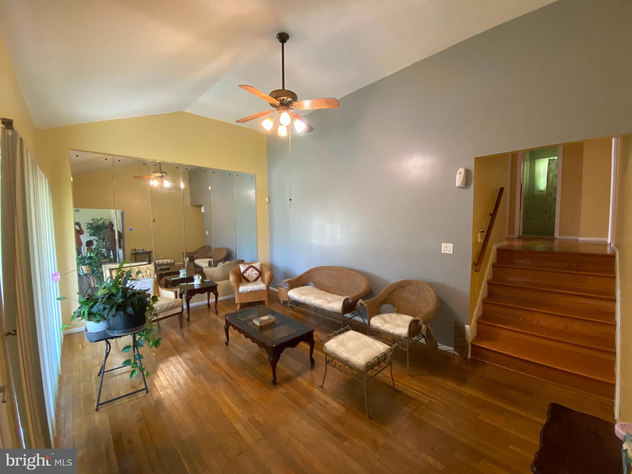 1108 Stamford Road Baltimore, MD 21229 - Photo 5 of 21