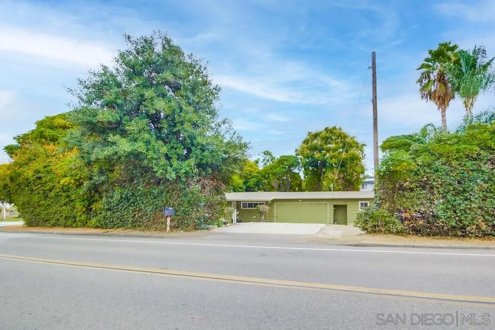 9617 Lakeview Road Lakeside, CA 92040 - Photo 2 of 61 Gallery Image 2