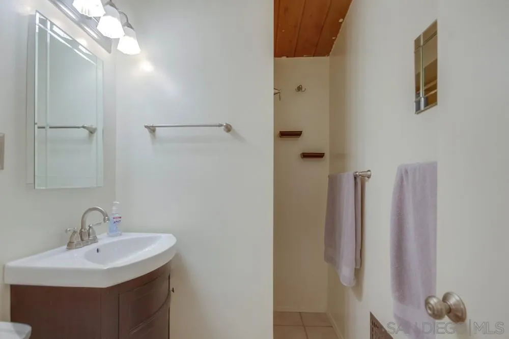 9617 Lakeview Road Lakeside, CA 92040 - Photo 40 of 61 Gallery Image 40