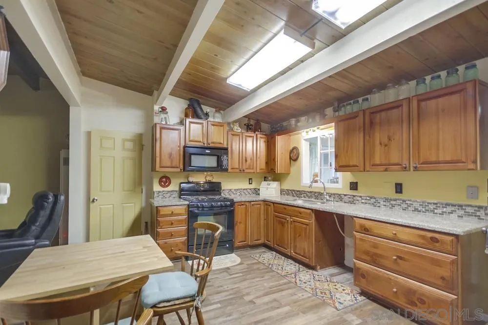 9617 Lakeview Road Lakeside, CA 92040 - Photo 10 of 61 Gallery Image 10