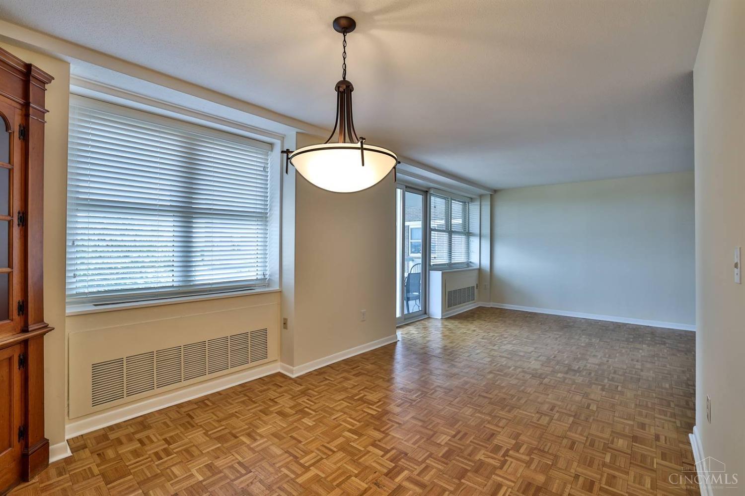 2444 Madison Road, Unit 512 Cincinnati, OH 45208 - Photo 10 of 31 Gallery Image 10