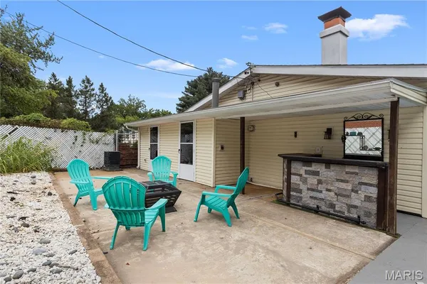 $289,900 | 3475 Stonehaven Drive, Florissant, MO 63033