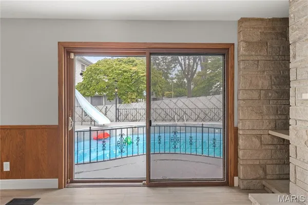 $289,900 | 3475 Stonehaven Drive, Florissant, MO 63033