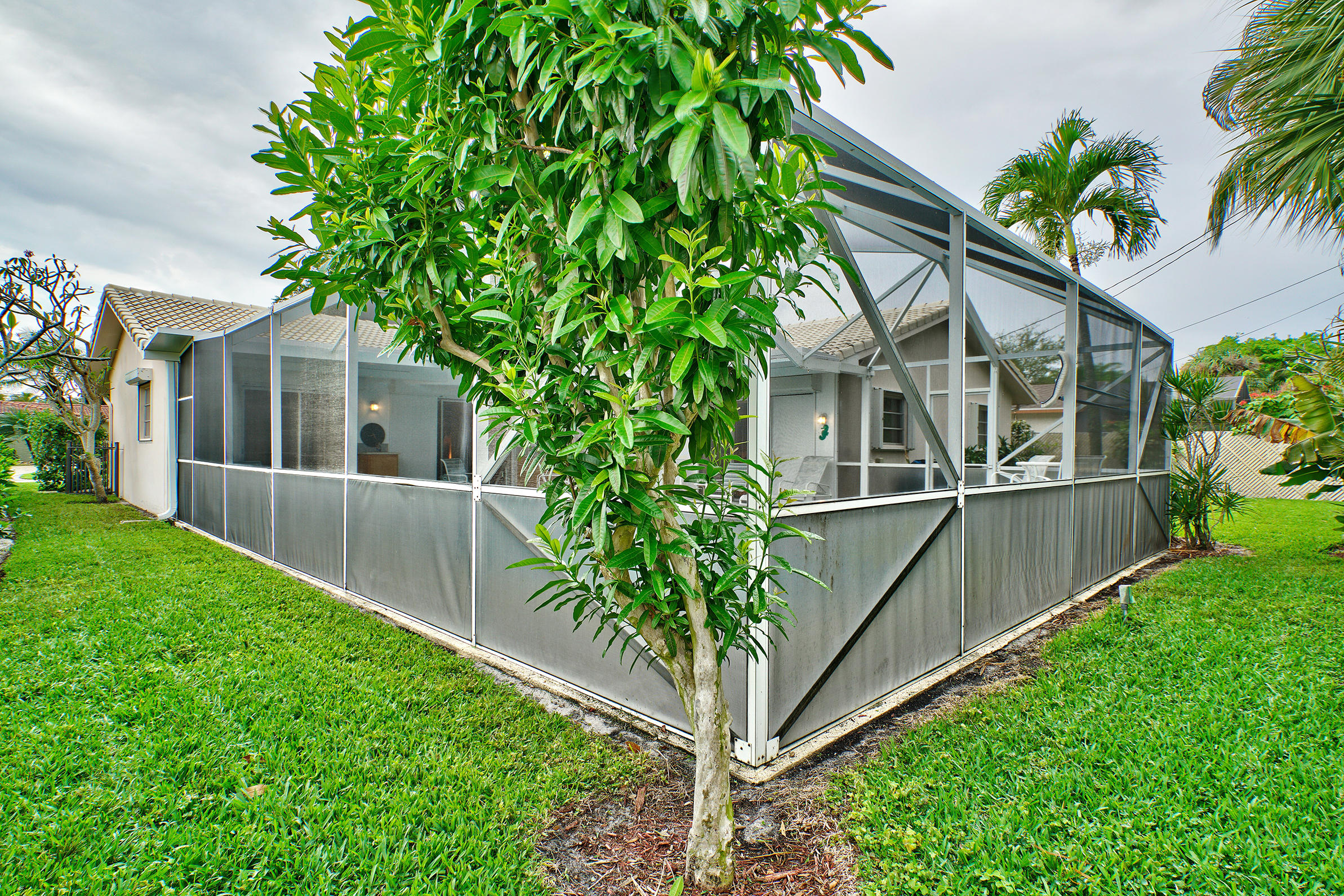 861 Northwest 6th Drive Boca Raton, FL 33486 - Photo 29 of 29 Side Yard