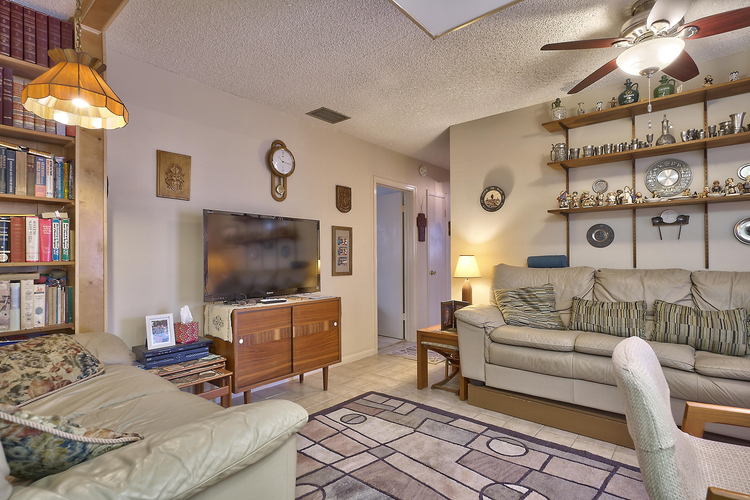 861 Northwest 6th Drive Boca Raton, FL 33486 - Photo 8 of 29 Family Room