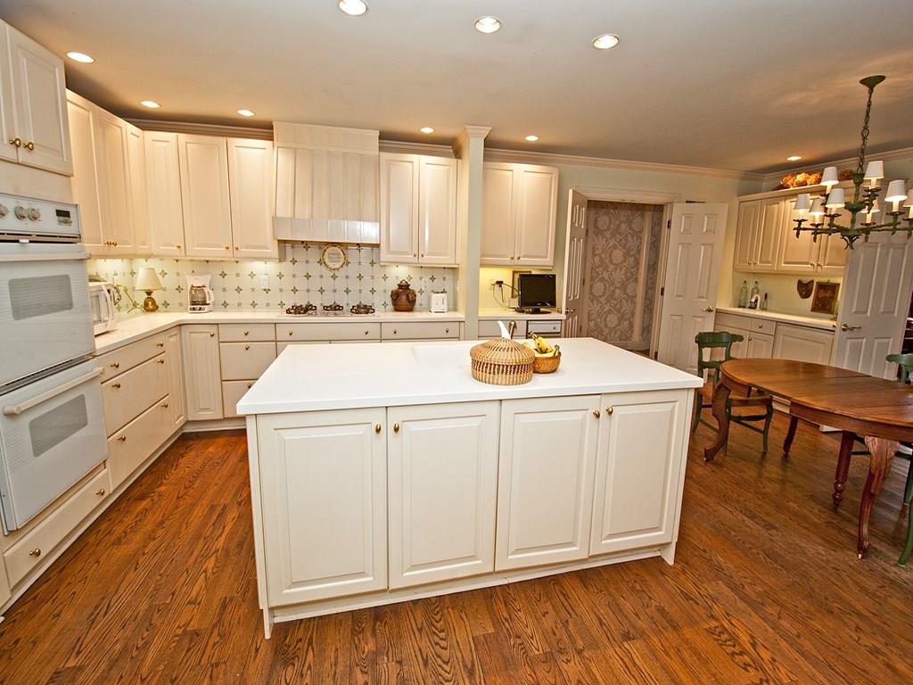 115 Evergreen Road Fox Chapel, PA 15238 - Photo 11 of 25 Gallery Image 11