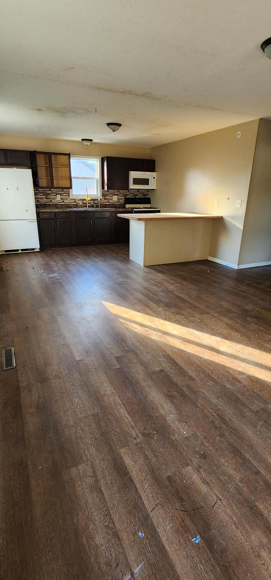 630 East Elm Street Rensselaer, IN 47978 - Photo 6 of 14 a view of a livingroom with furniture
