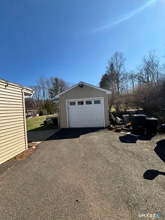 $2,700 | 394 Clintonville Road, North Haven, CT 06473