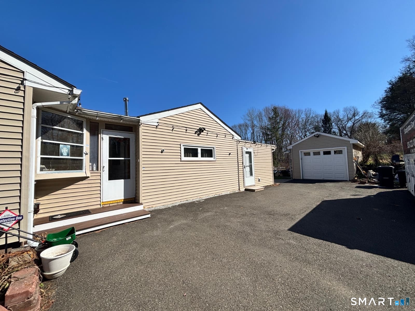 394 Clintonville Road North Haven, CT 06473 - Photo 14 of 23