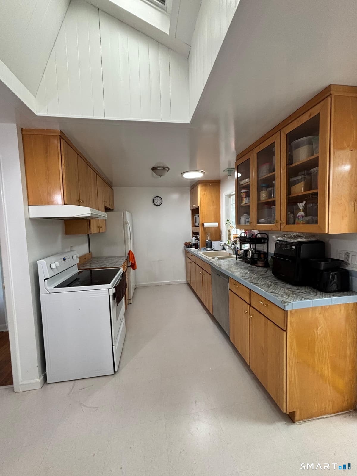 394 Clintonville Road North Haven, CT 06473 - Photo 17 of 23