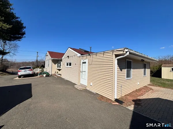 $2,700 | 394 Clintonville Road, North Haven, CT 06473