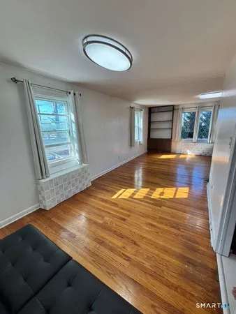 $2,700 | 394 Clintonville Road, North Haven, CT 06473