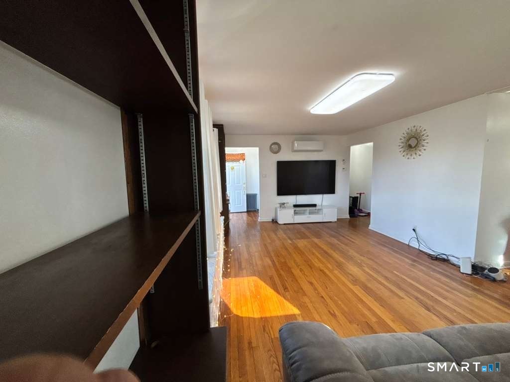 394 Clintonville Road North Haven, CT 06473 - Photo 7 of 23