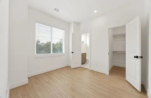 $425,000 | 2121 Hoskins Drive, Unit C, Houston, TX 77080