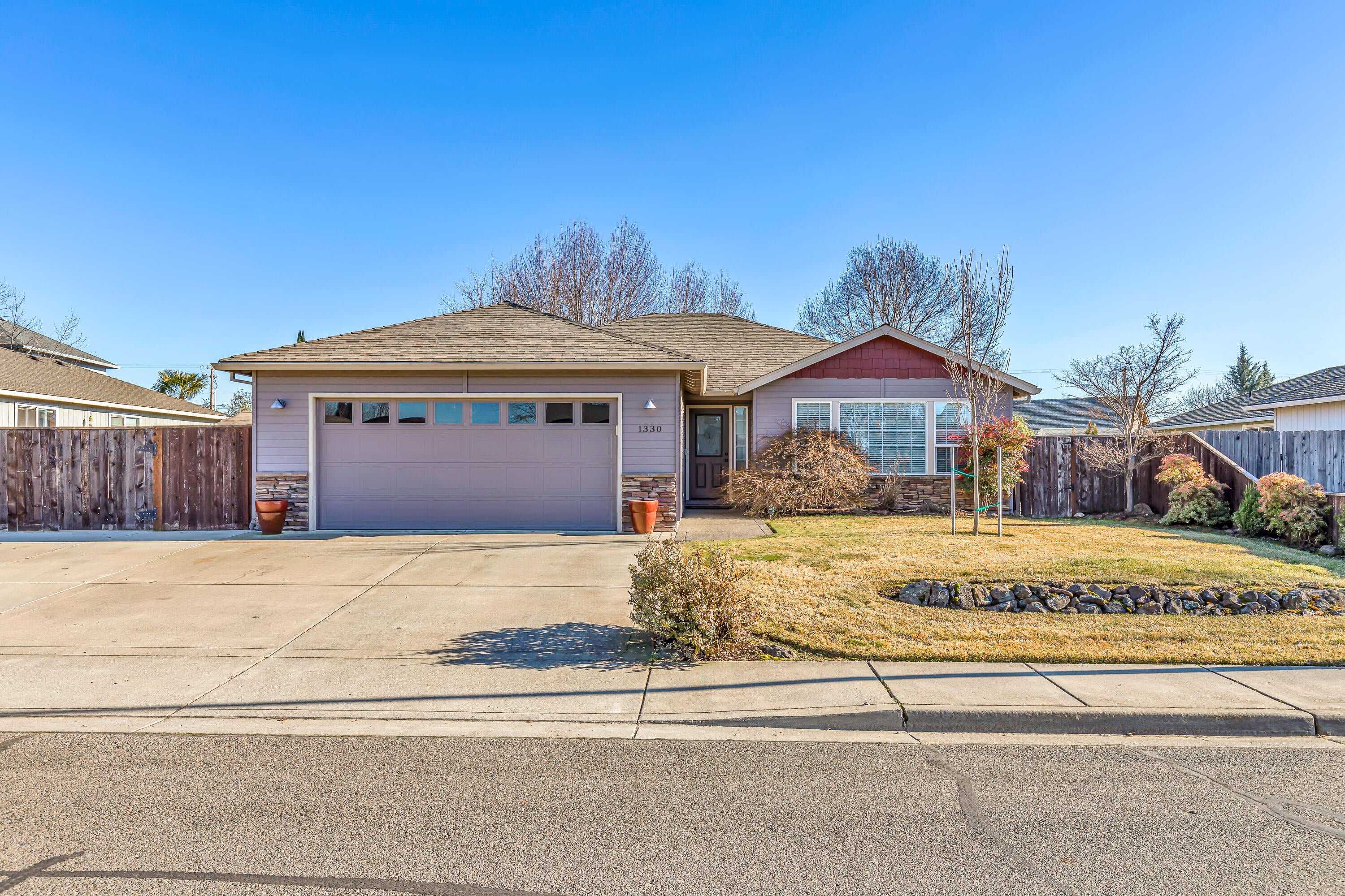 1330 Hawthorne Way Central Point, OR 97502 - Photo 1 of 29 1