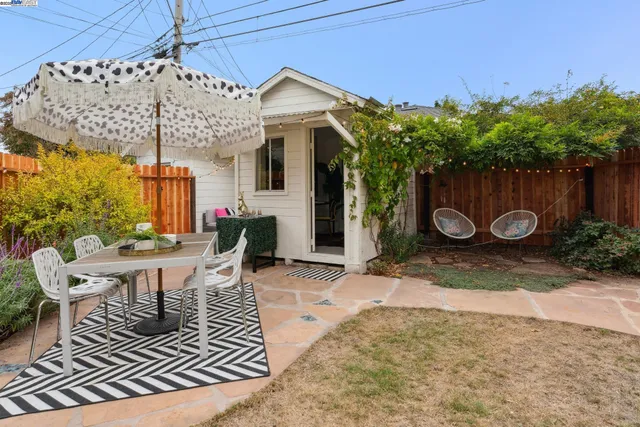 a view of outdoor space yard and patio