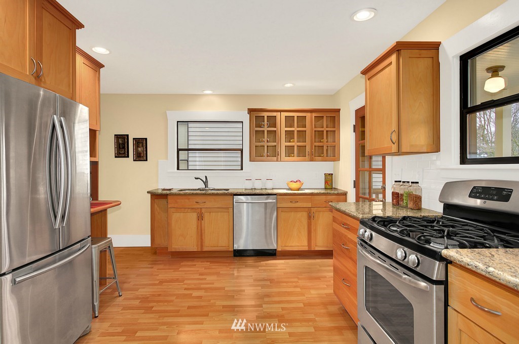 2114 North 87th Street Seattle, WA 98103 - Photo 2 of 13 Gallery Image 2