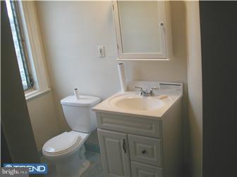 219 Long Lane Upper Darby, PA 19082 - Photo 2 of 3 Gallery Image 2