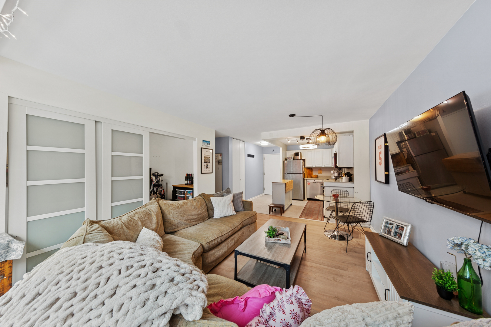 211 East Ohio Street, Unit 917 Chicago, IL 60611 - Photo 12 of 29