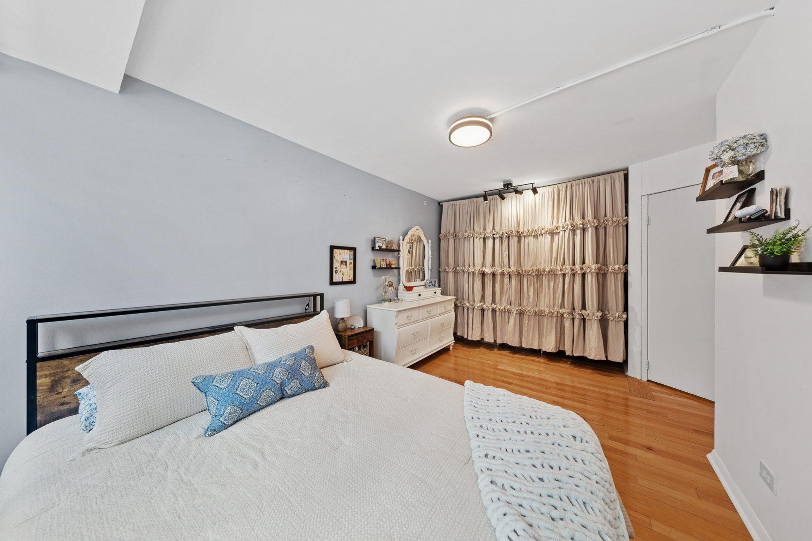 211 East Ohio Street, Unit 917 Chicago, IL 60611 - Photo 14 of 29