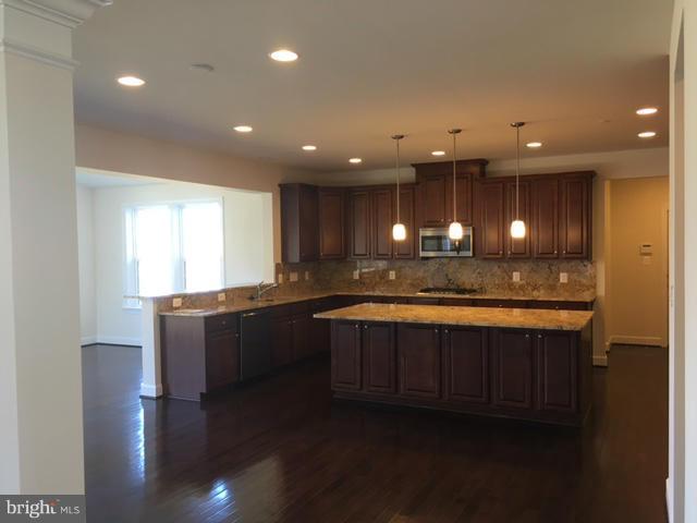 12804 Contee Manor Road Bowie, MD 20721 - Photo 5 of 23 Kitchen