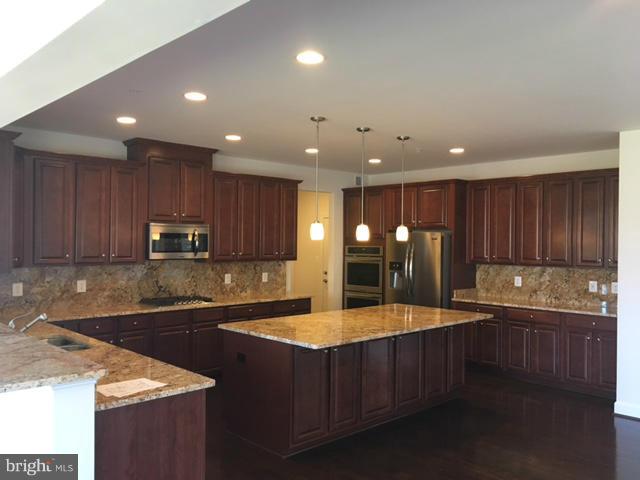12804 Contee Manor Road Bowie, MD 20721 - Photo 6 of 23 Kitchen