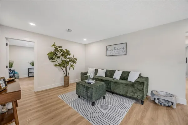 $925,000 | 13313 Golf Crest Circle, Tampa, FL 33618