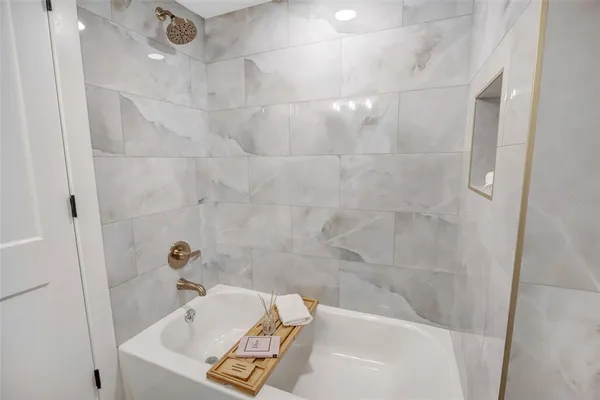 $925,000 | 13313 Golf Crest Circle, Tampa, FL 33618