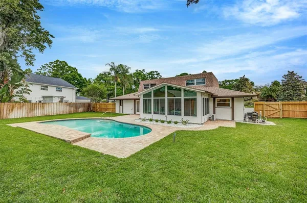 $925,000 | 13313 Golf Crest Circle, Tampa, FL 33618