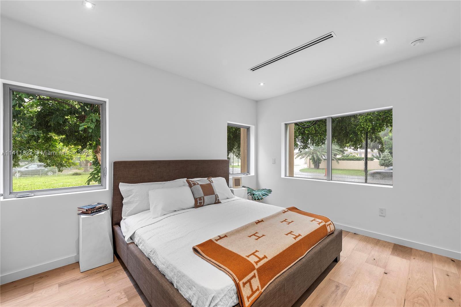 5956 Pine Tree Drive Miami Beach, FL 33140 - Photo 25 of 55