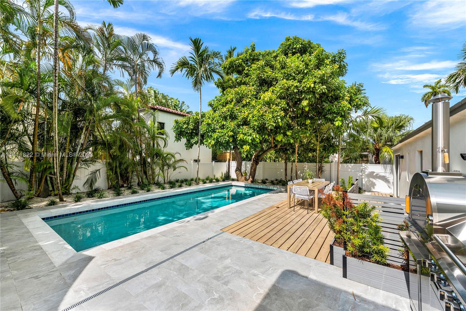 5956 Pine Tree Drive Miami Beach, FL 33140 - Photo 45 of 55