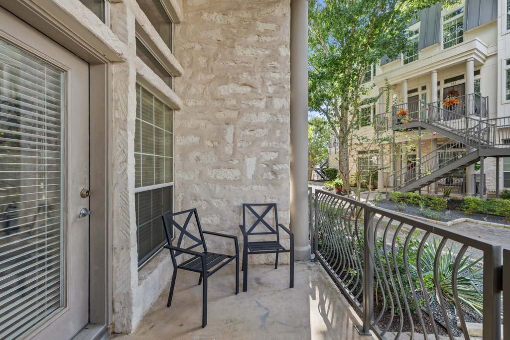 2918 Ranch Road 620 North, Unit 268 Austin, TX 78734 - Photo 27 of 40 Covered back patio