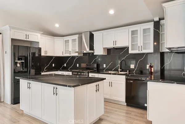 $1,350,000 | 18646 Ingomar Street, Reseda, CA 91335