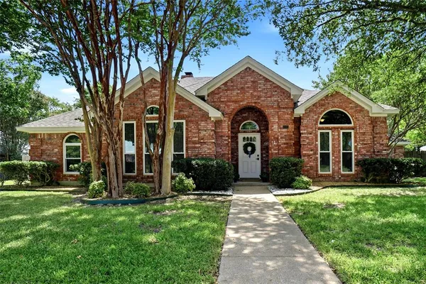 $347,000 | 1321 Oak Harbor Boulevard, Azle, TX 76020