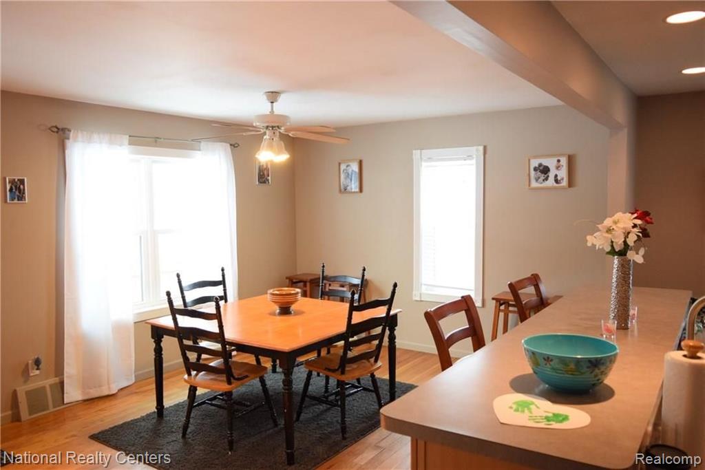 3356 Addie Street Waterford, MI 48329 - Photo 5 of 24